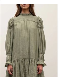 Alya olive green love shack style smocked flounce hem dress size medium